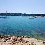 Mare Beachfront With Sea View Apartment Pula