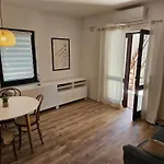 Mare Beachfront With Sea View Lejlighed *