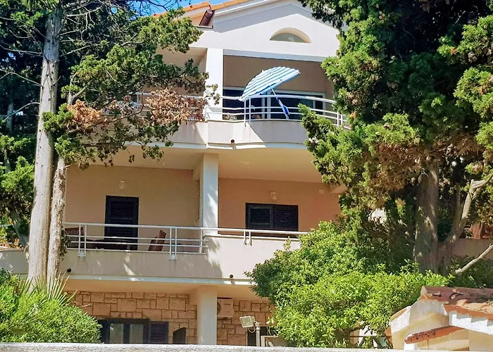 Mare Beachfront With Sea View Apartament Pula