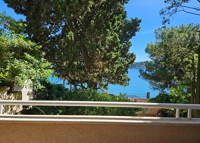 Mare Beachfront With Sea View Apartament