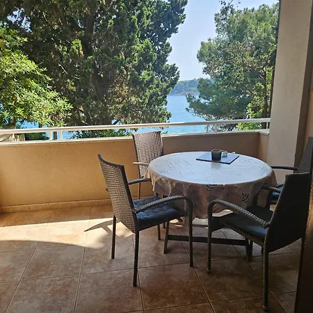 Mare Azzuro Ii Pula