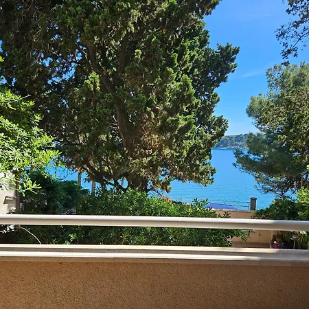 Mare Beachfront With Sea View Lägenhet