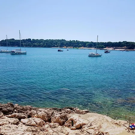 Mare Beachfront With Sea View Apartmán Pula